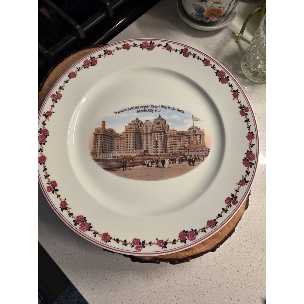 Vintage Signed Traymore Hotel Atlantic City, NJ Decorative Plate
